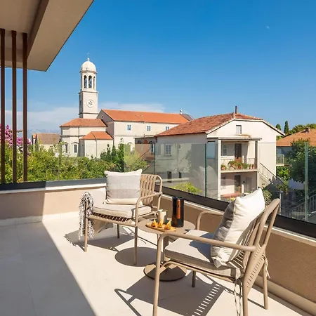 Prima Lux - Four Bedroom With Pool Villa Kastela