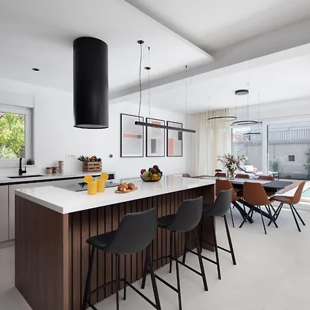 Prima Lux - Four Bedroom With Pool
