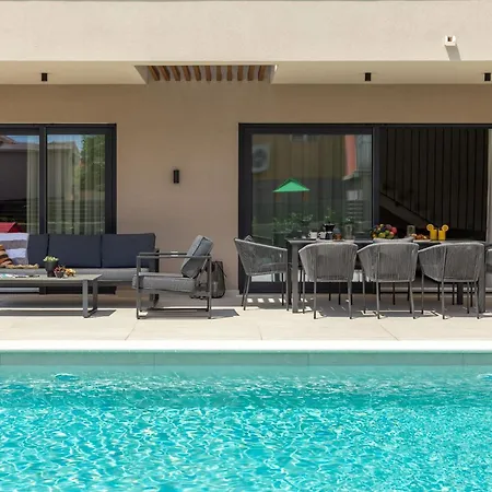 Prima Lux - Four Bedroom With Pool Villa