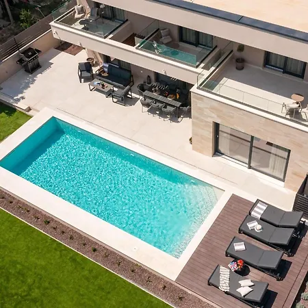 Prima Lux - Four Bedroom With Pool Villa