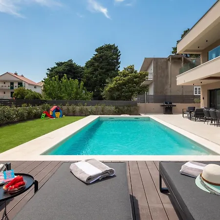 فيلة Prima Lux - Four Bedroom With Pool