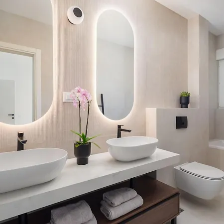 Prima Lux - Four Bedroom With Pool *