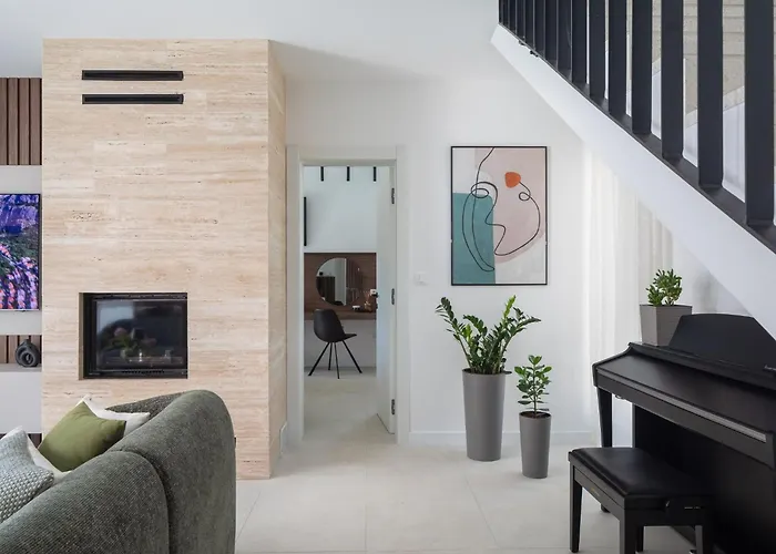 Prima Lux - Four Bedroom With Pool Villa Kaštela