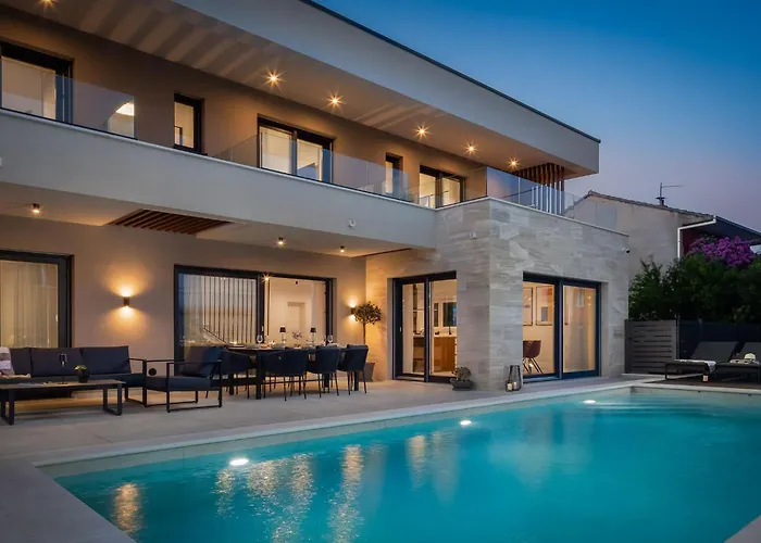 Villa Prima Lux - Four Bedroom With Pool *