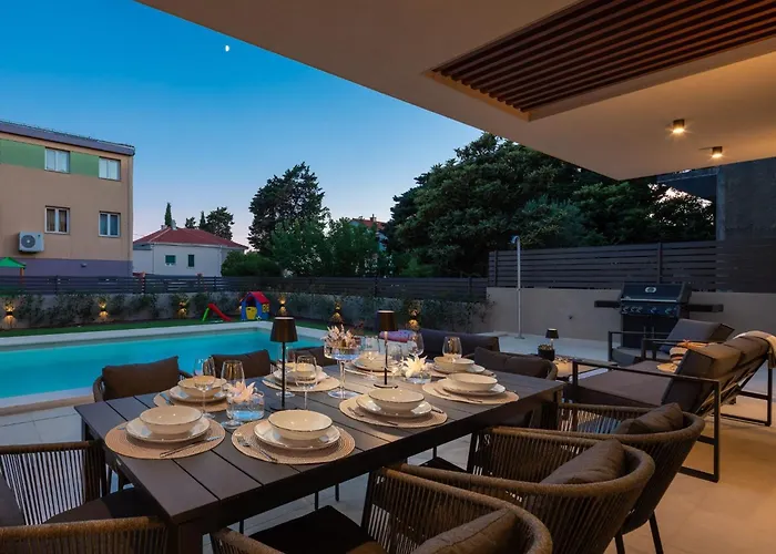 Prima Lux - Four Bedroom With Pool Villa Kaštela