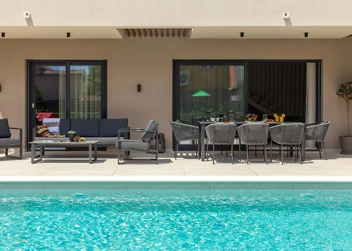 Prima Lux - Four Bedroom With Pool Villa