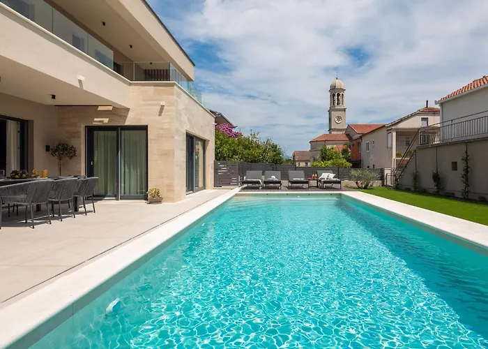 Villa Prima Lux - Four Bedroom With Pool