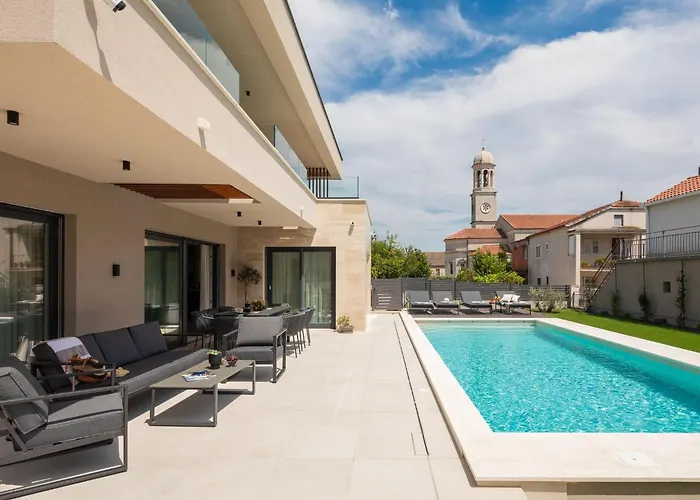 Villa Prima Lux - Four Bedroom With Pool *