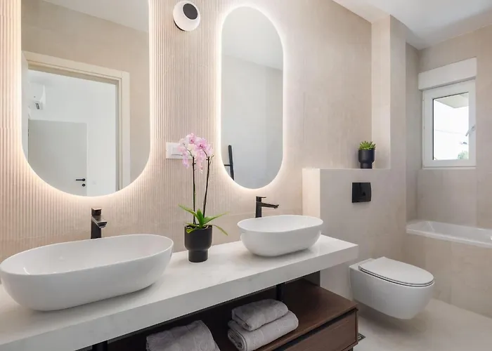 Prima Lux - Four Bedroom With Pool *