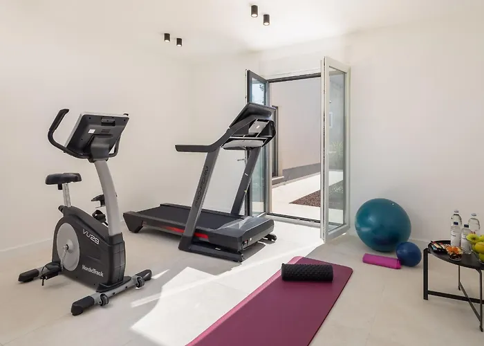 Prima Lux - Four Bedroom With Pool Kaštela