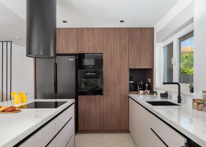 Prima Lux - Four Bedroom With Pool Kaštela