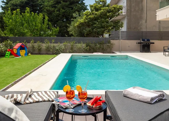 Prima Lux - Four Bedroom With Pool Kaštela