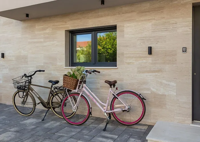 Villa Prima Lux - Four Bedroom With Pool *
