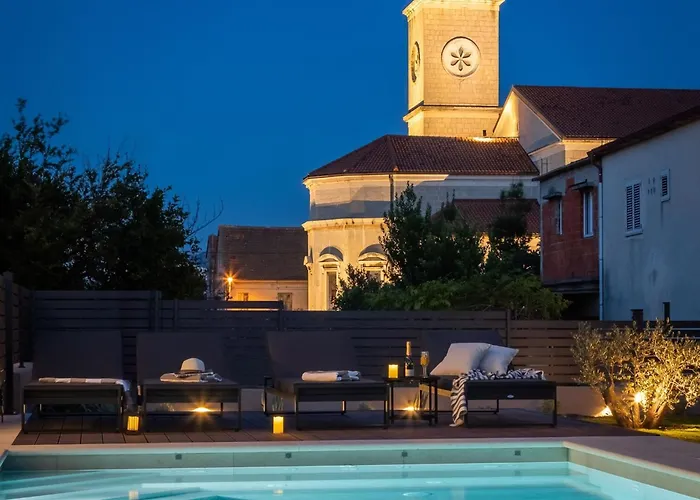 Prima Lux - Four Bedroom With Pool Villa Kaštela